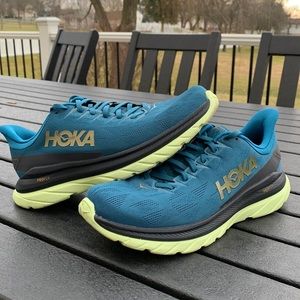 HOKA Mach 4 Road Running Shoes - size 10
